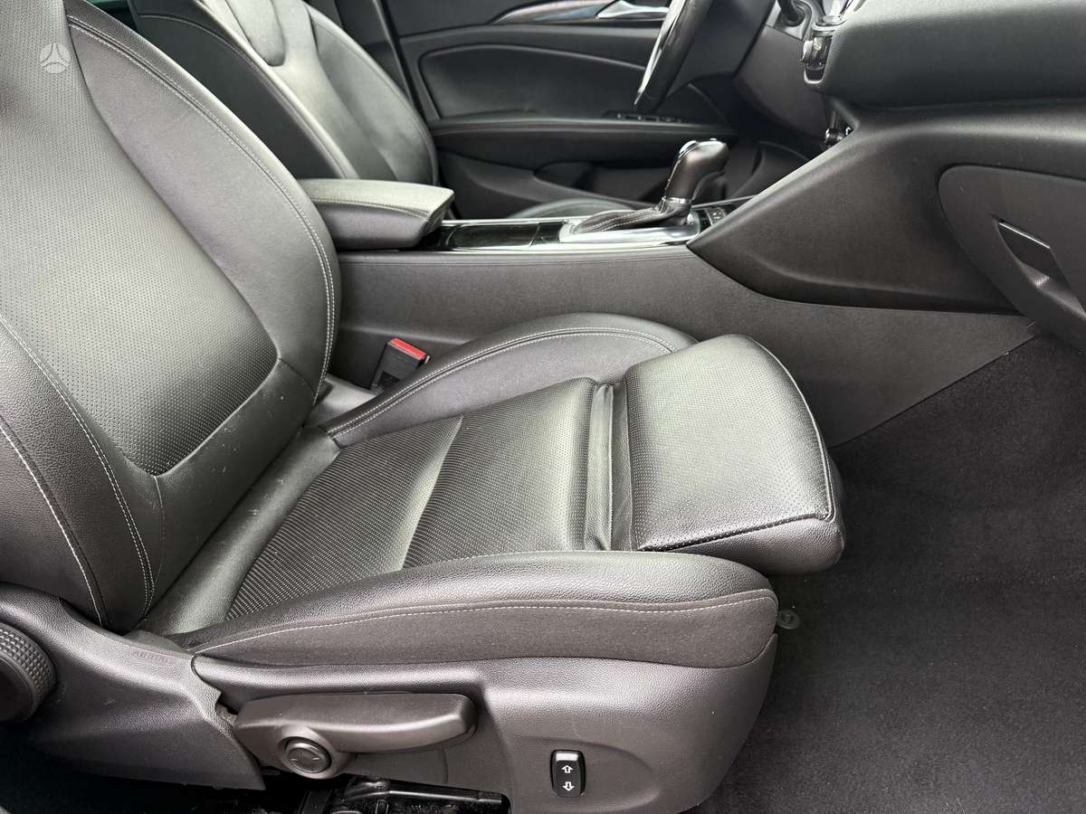 Opel Insignia, 1.6 l., hatchback