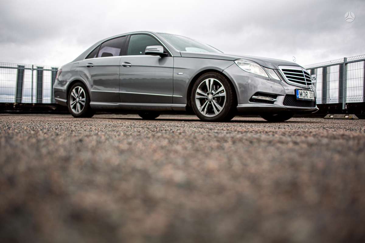 Mercedes-Benz E250, 2.1 l., Седан