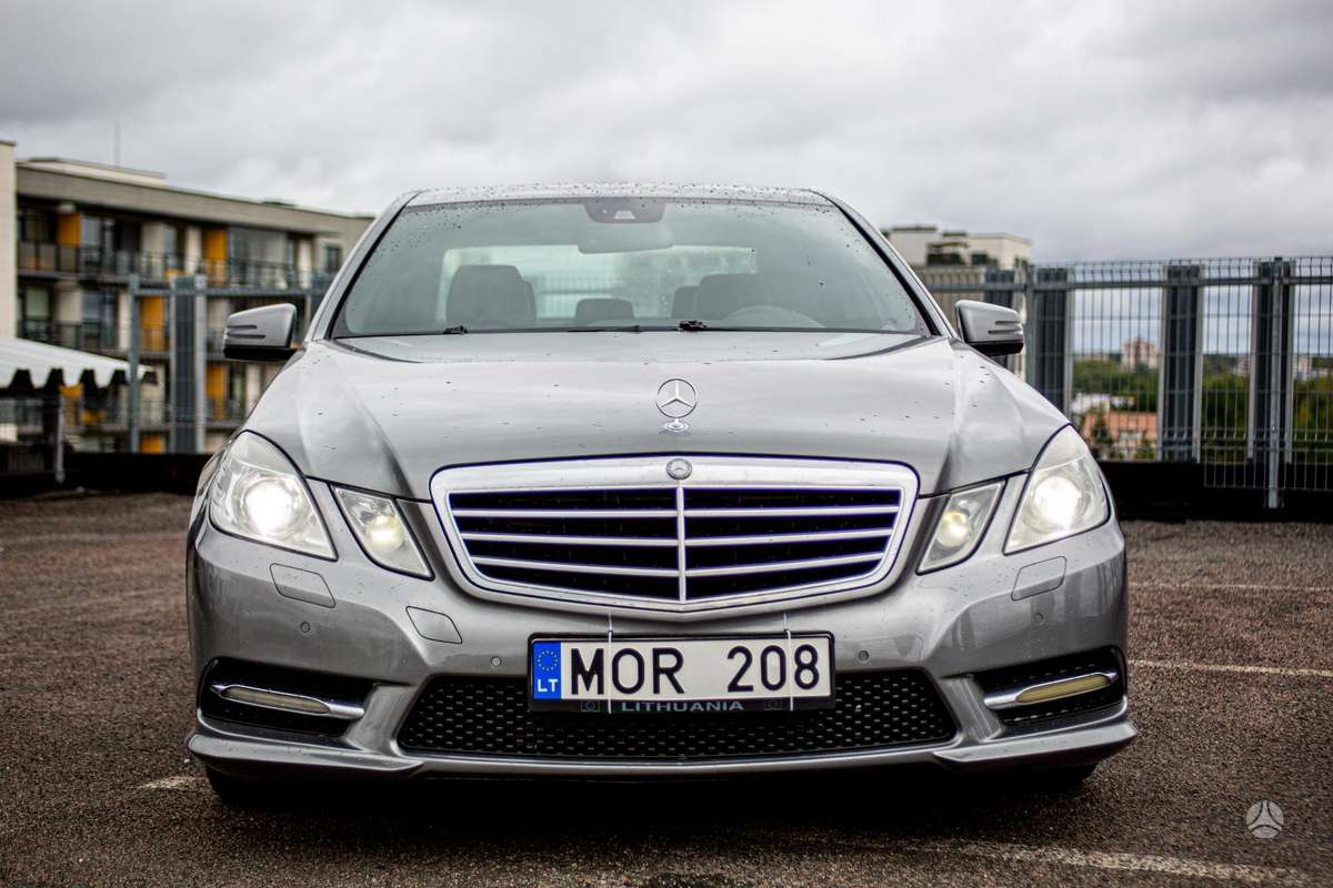 Mercedes-Benz E250, 2.1 l., Седан
