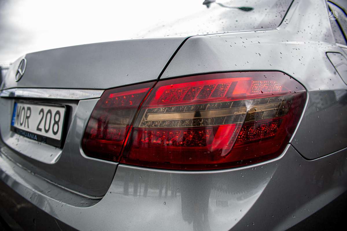 Mercedes-Benz E250, 2.1 l., Седан