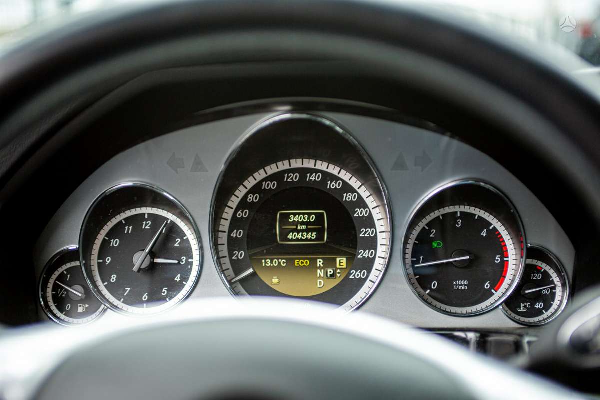 Mercedes-Benz E250, 2.1 l., Седан