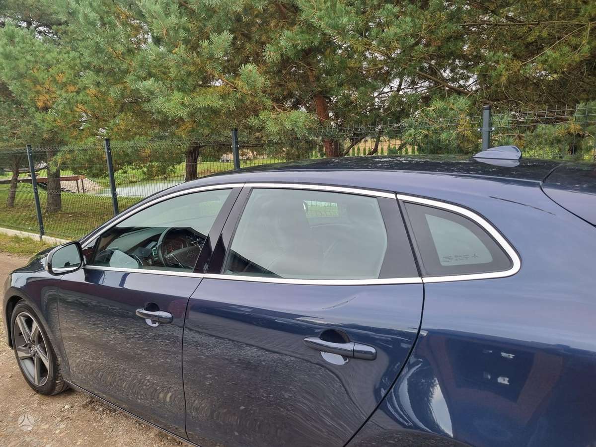 Volvo V40, 1.6 l., Хэтчбек