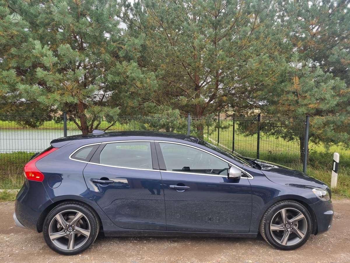 Volvo V40, 1.6 l., Хэтчбек