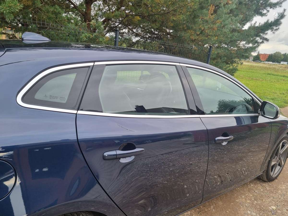 Volvo V40, 1.6 l., hatchback