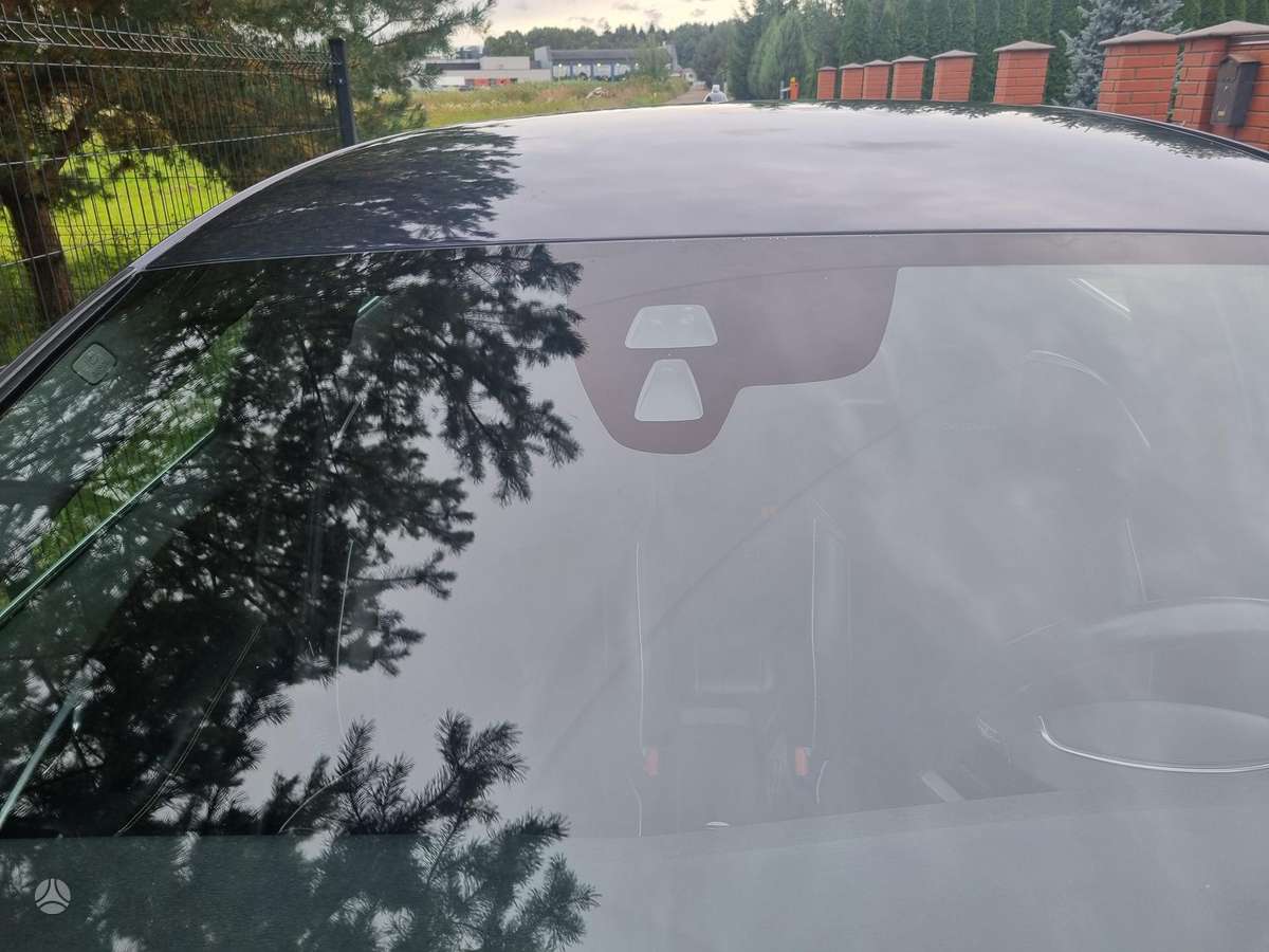 Volvo V40, 1.6 l., hatchback