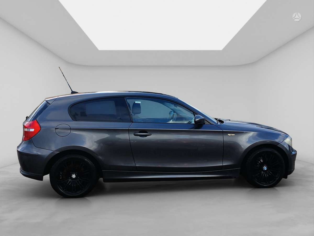 BMW 118, 2.0 l., hatchback
