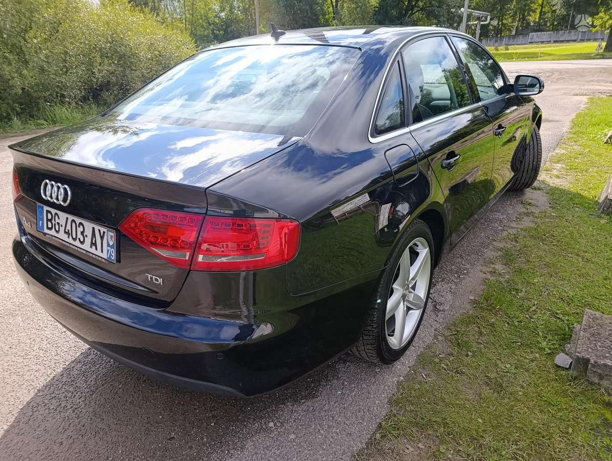 Audi A4, 2.0 l., sedanas