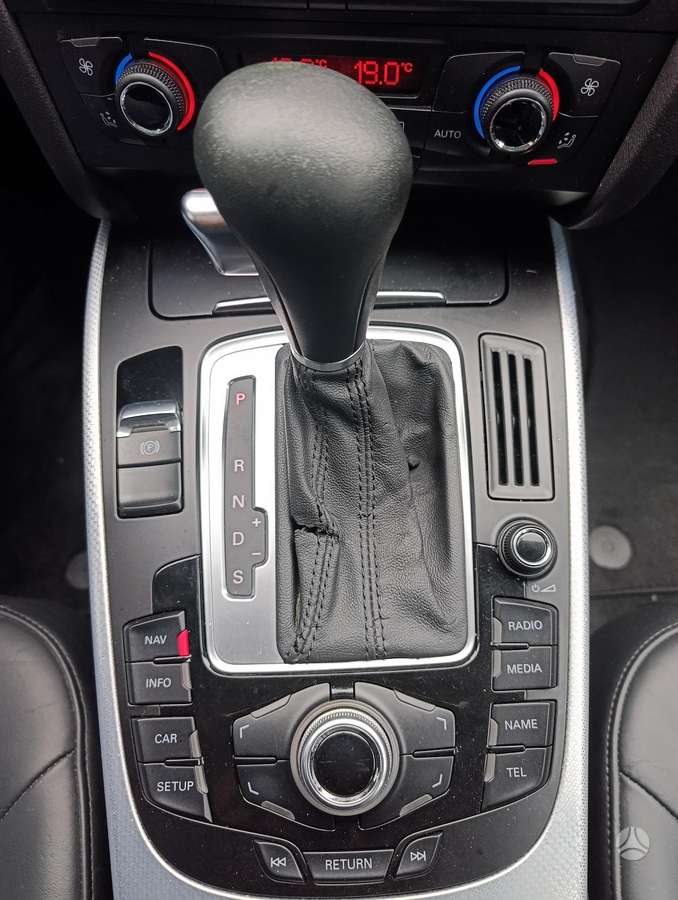 Audi A4, 2.0 l., sedanas