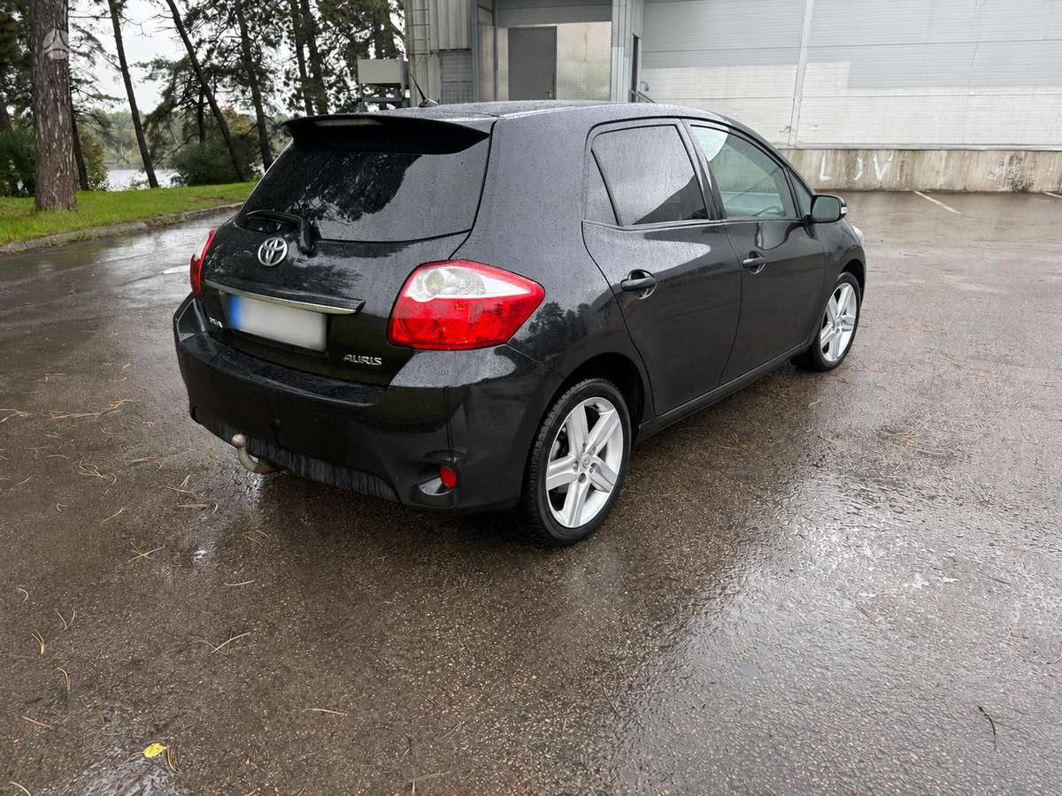 Toyota Auris, 2.0 l., hatchback