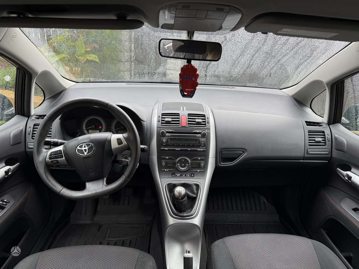 Toyota Auris, 2.0 l., hatchback