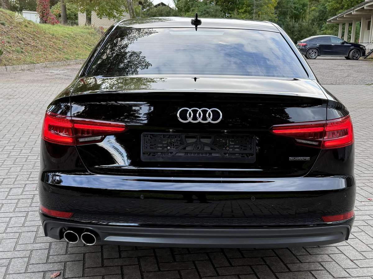 Audi A4, 2.0 l., Седан