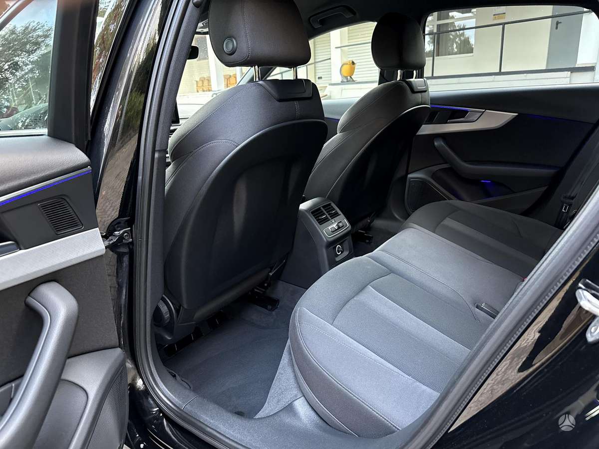 Audi A4, 2.0 l., Седан