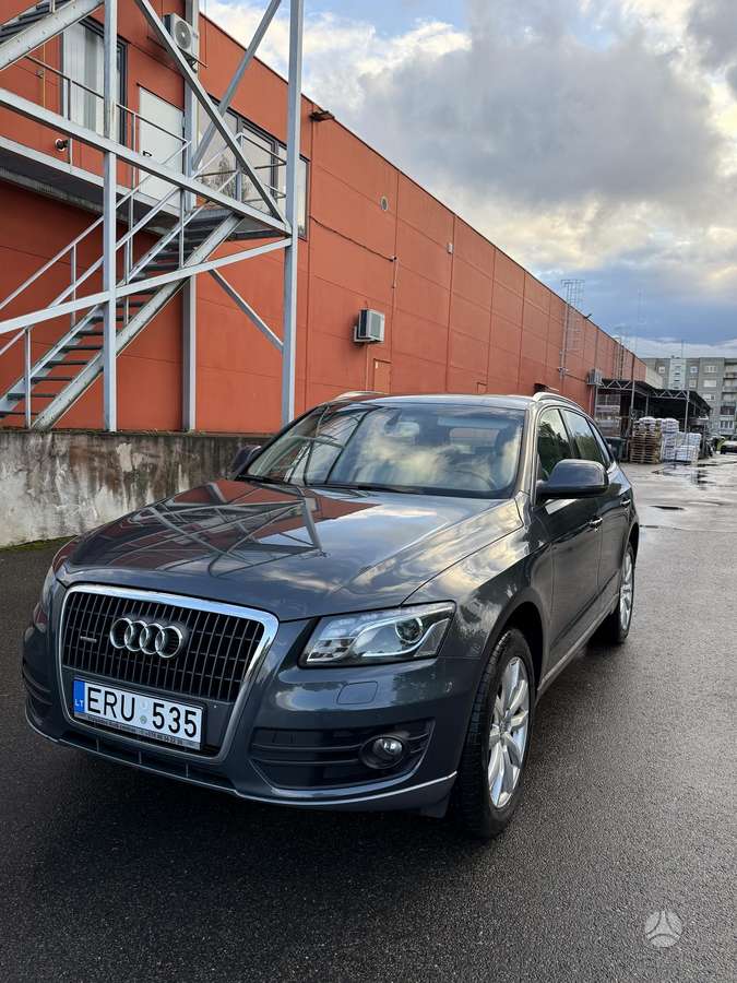 Audi Q5, 2.0 l., off-road / crossover
