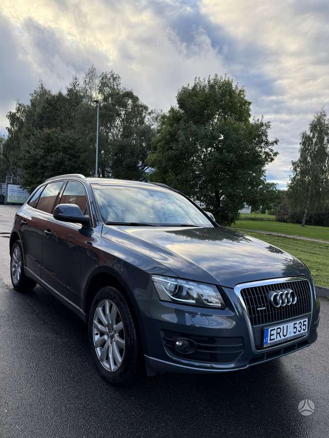 Audi Q5, 2.0 l., off-road / crossover