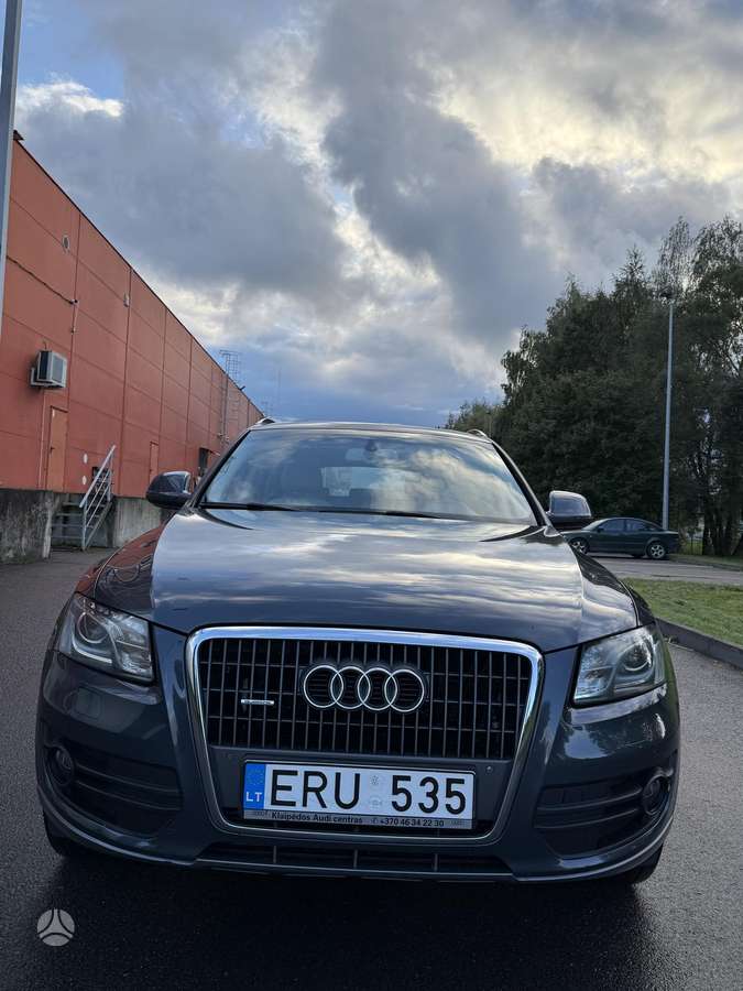 Audi Q5, 2.0 l., off-road / crossover