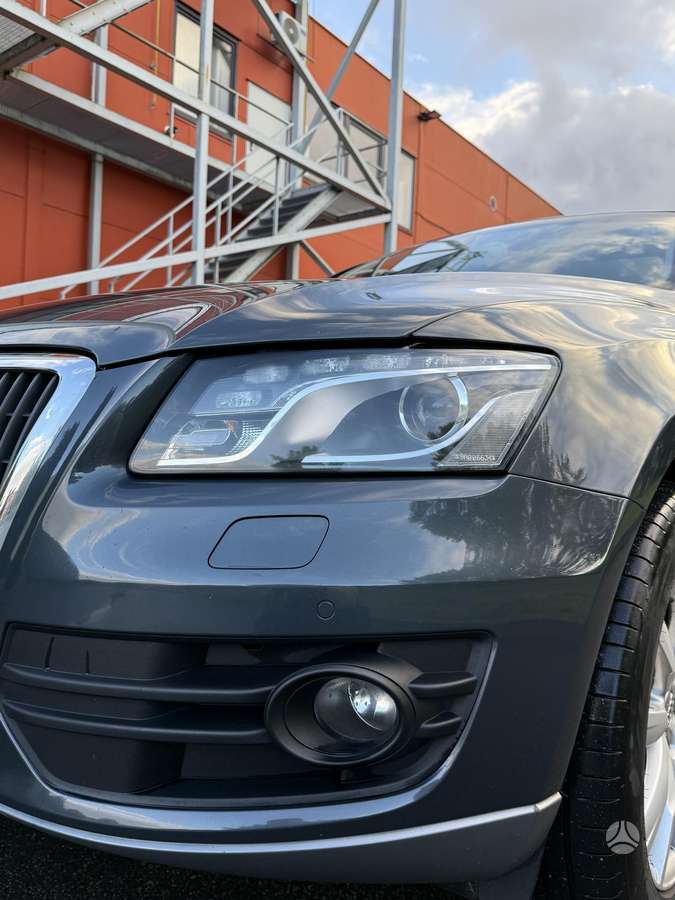 Audi Q5, 2.0 l., off-road / crossover