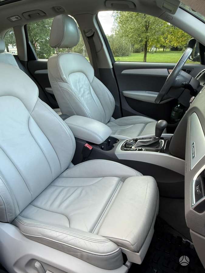 Audi Q5, 2.0 l., off-road / crossover