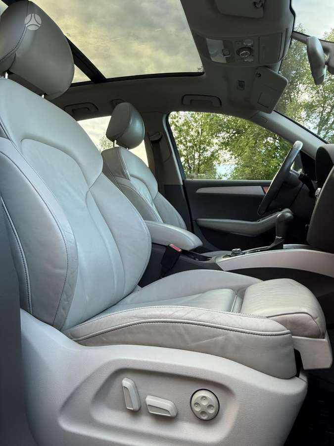 Audi Q5, 2.0 l., off-road / crossover