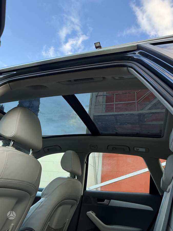 Audi Q5, 2.0 l., off-road / crossover
