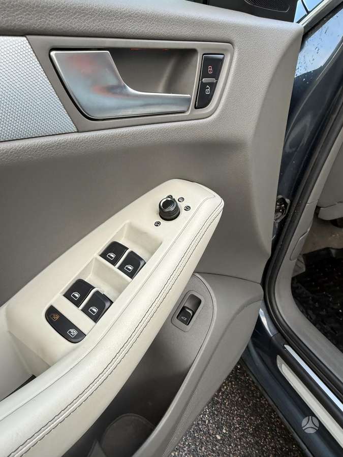 Audi Q5, 2.0 l., off-road / crossover