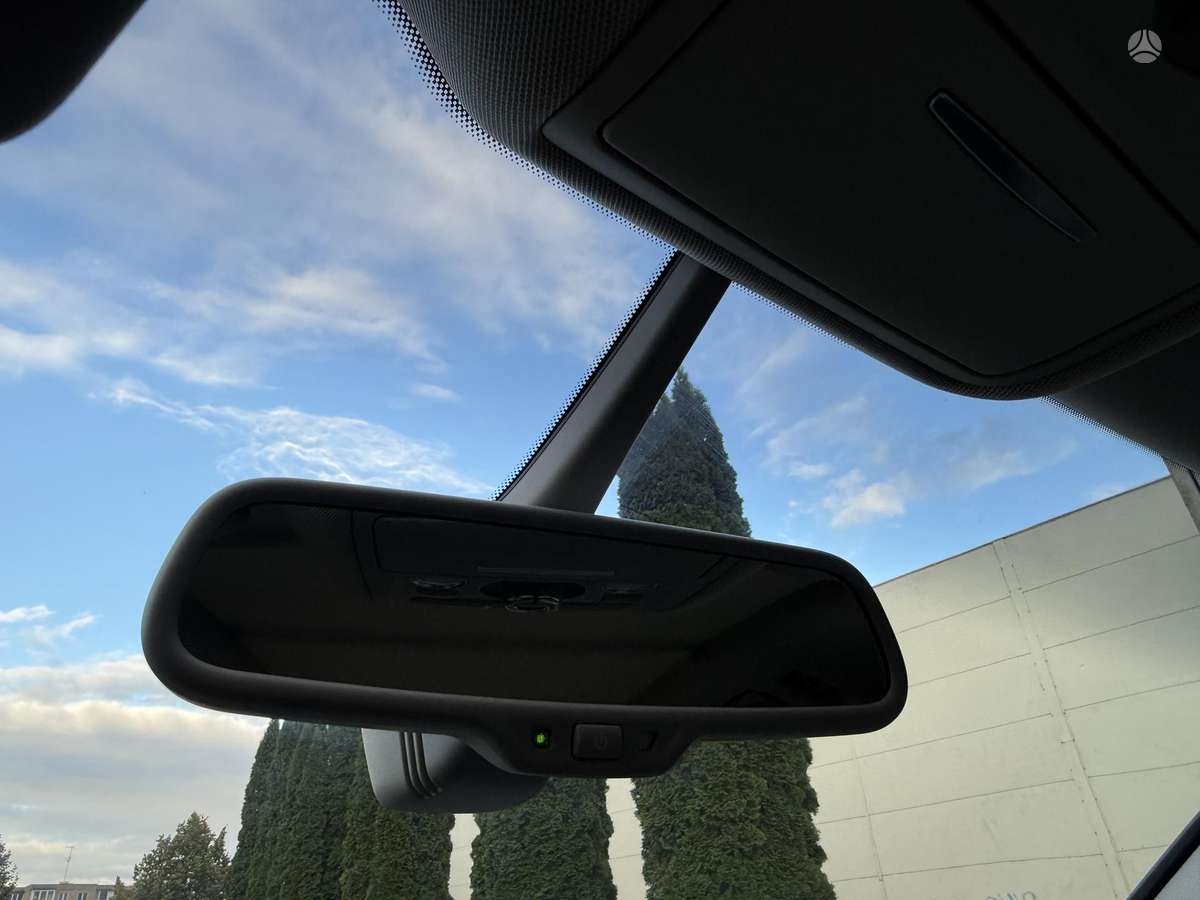 Audi Q5, 2.0 l., off-road / crossover