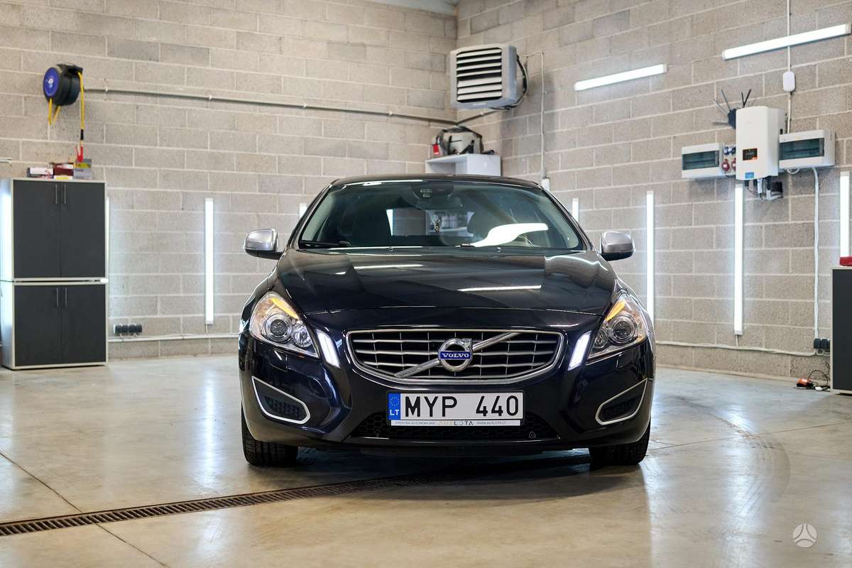 Volvo V60, 2.0 l., Универсал