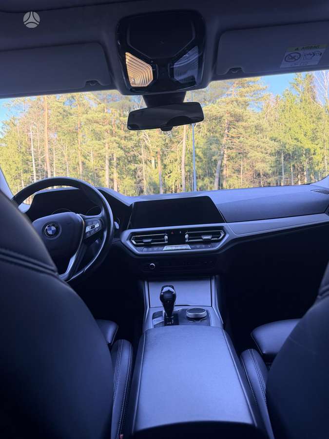 BMW 318, 2.0 l., Седан