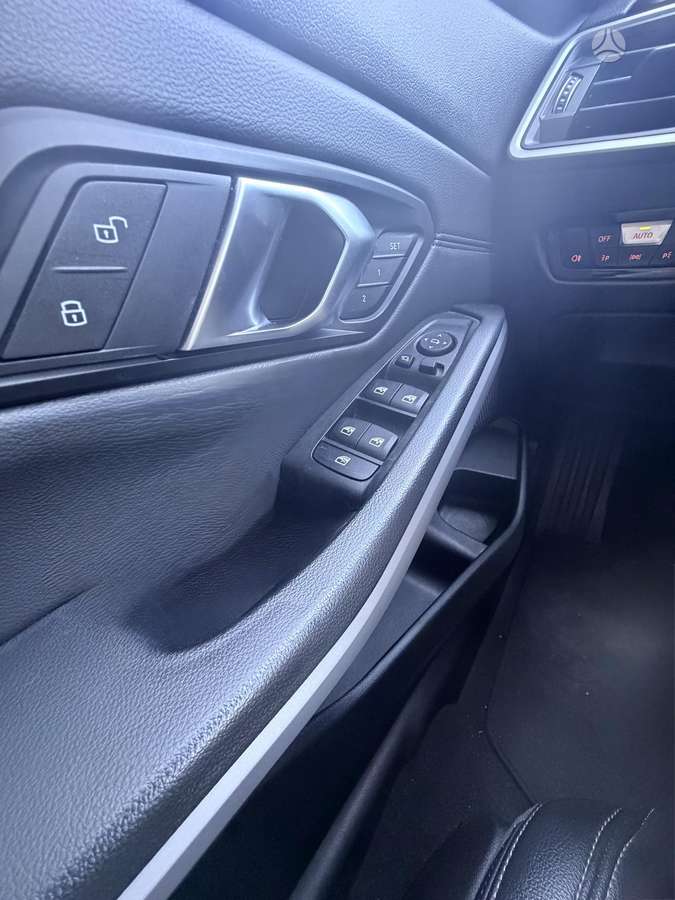 BMW 318, 2.0 l., Седан