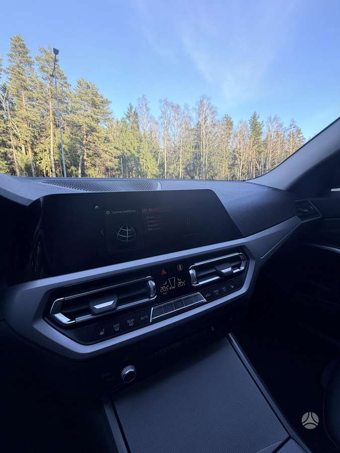 BMW 318, 2.0 l., Седан
