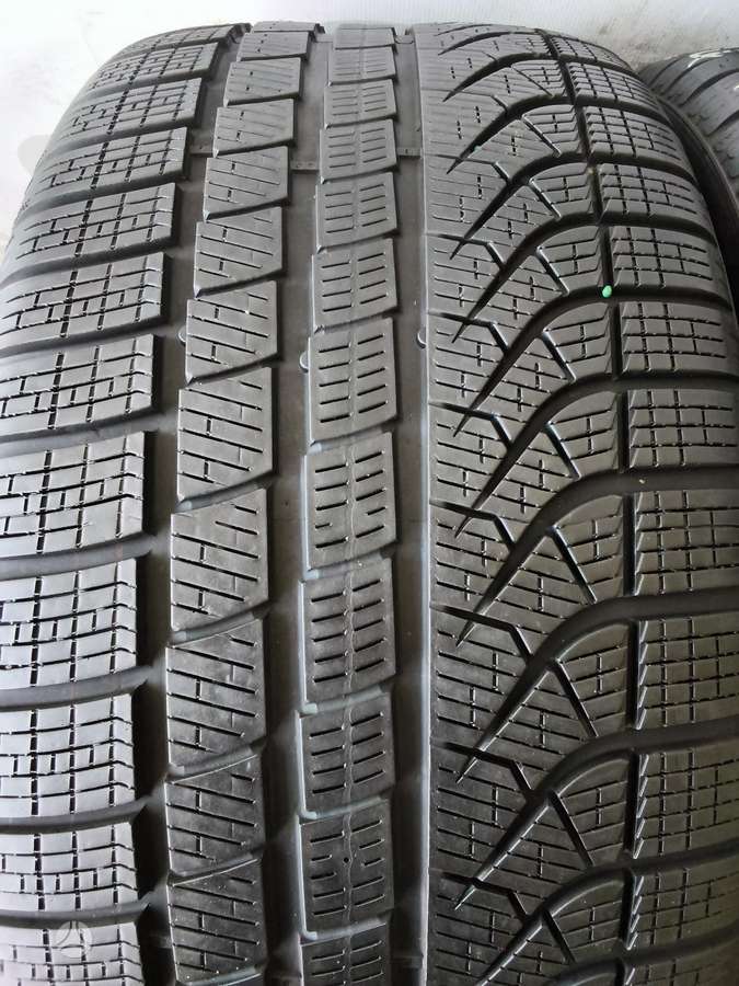 Pirelli P zero Winter, universalios 275/40 R19