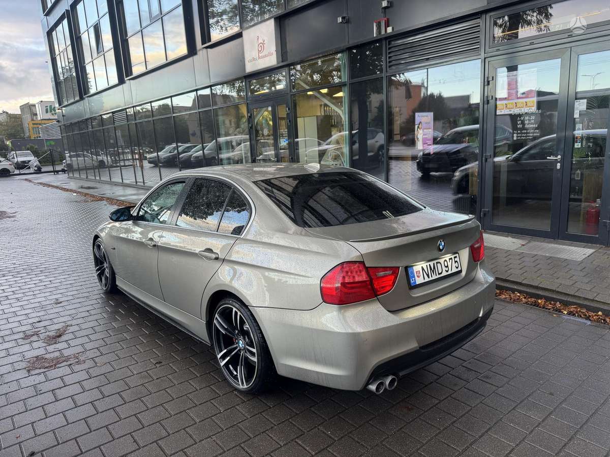BMW 330, 3.0 l., Седан