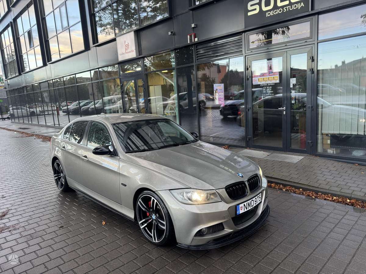 BMW 330, 3.0 l., Седан