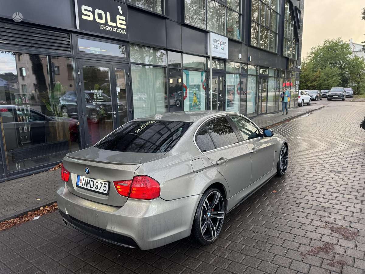 BMW 330, 3.0 l., Седан