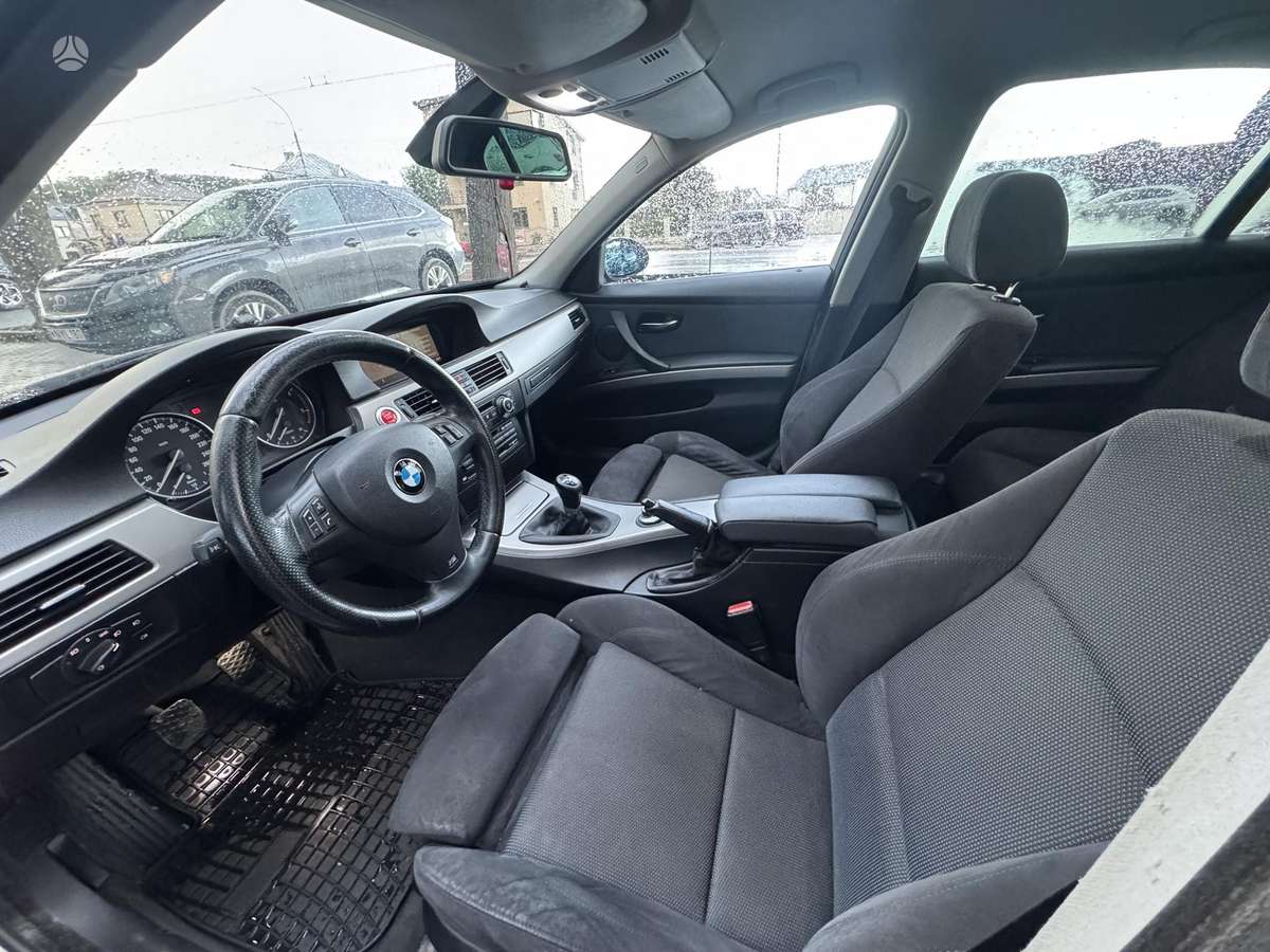 BMW 330, 3.0 l., Седан