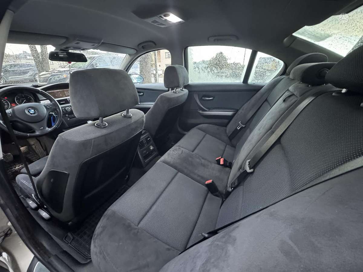BMW 330, 3.0 l., Седан