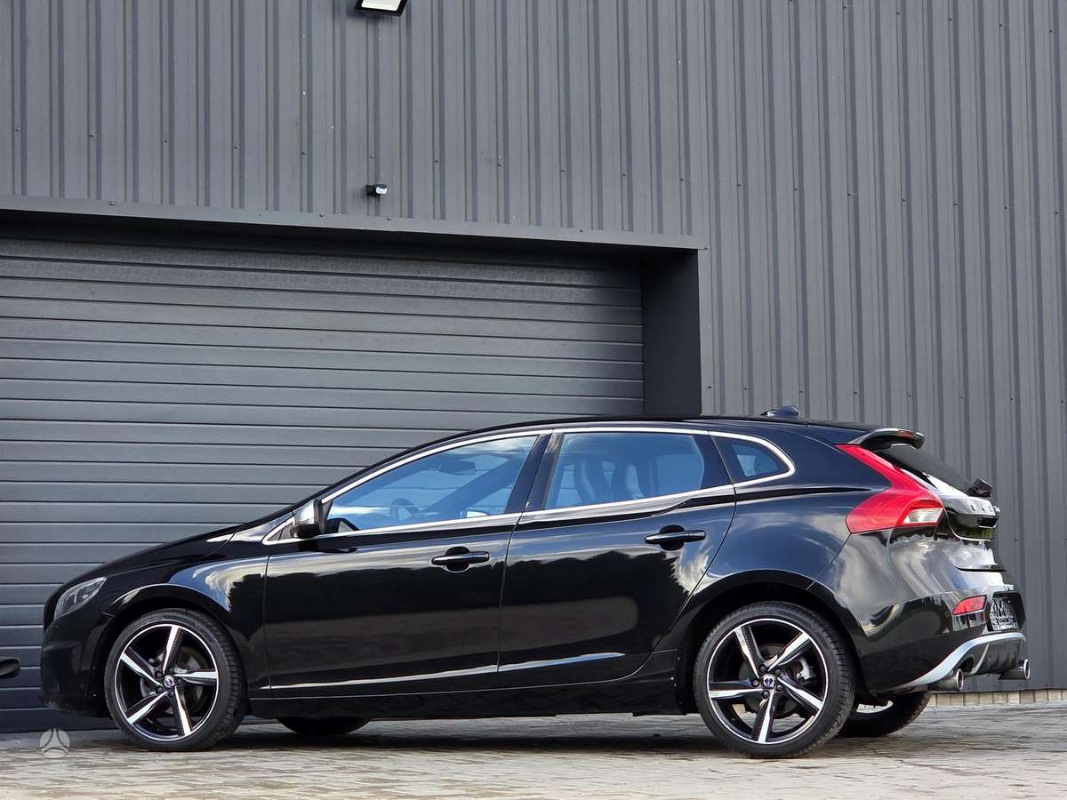 Volvo V40, 2.0 l., hatchback