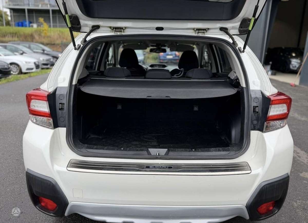 Subaru XV, 2.0 l., off-road / crossover