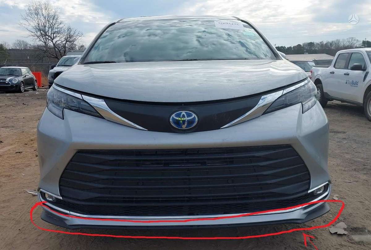 Toyota Sienna kėbulo dalys