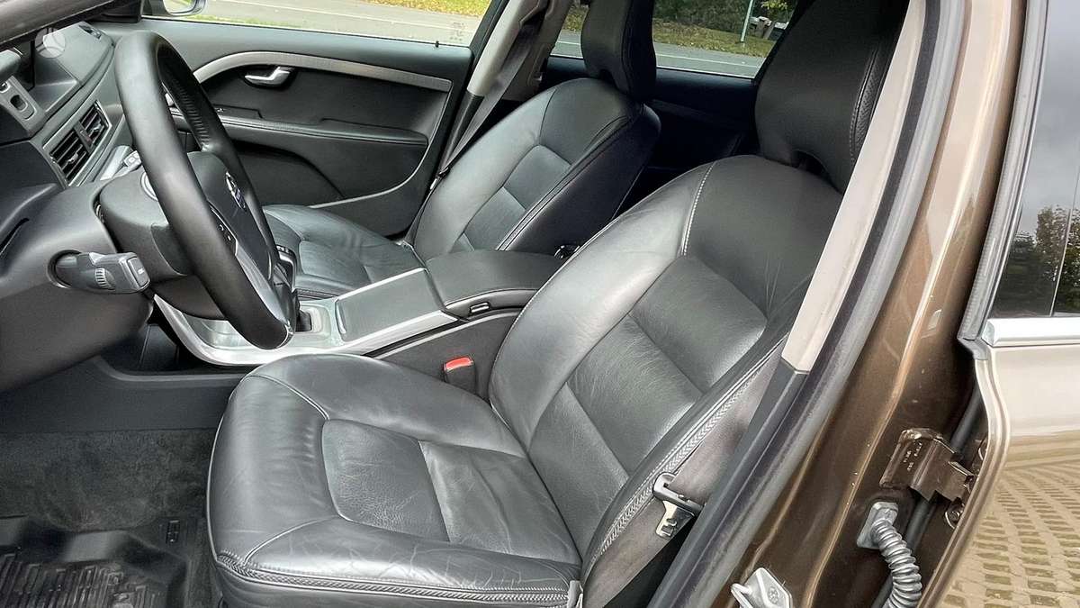 Volvo XC70, 2.0 l., Универсал