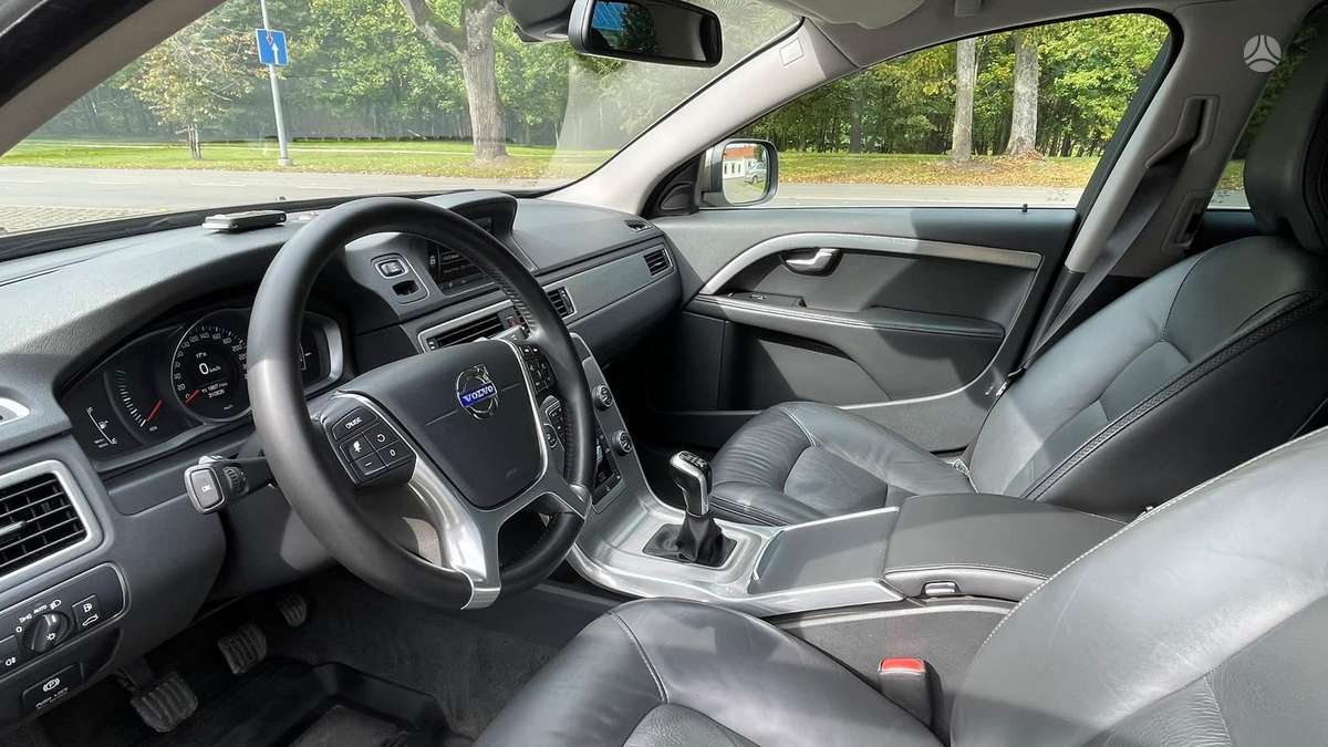 Volvo XC70, 2.0 l., Универсал