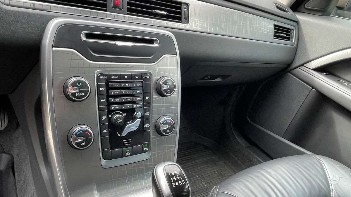 Volvo XC70, 2.0 l., Универсал