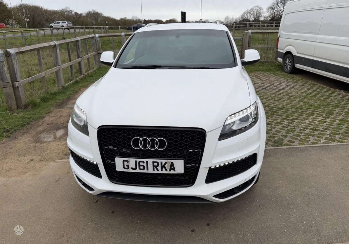 Audi Q7, 3.0 l., off-road / crossover