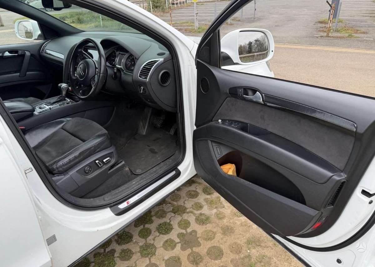 Audi Q7, 3.0 l., off-road / crossover