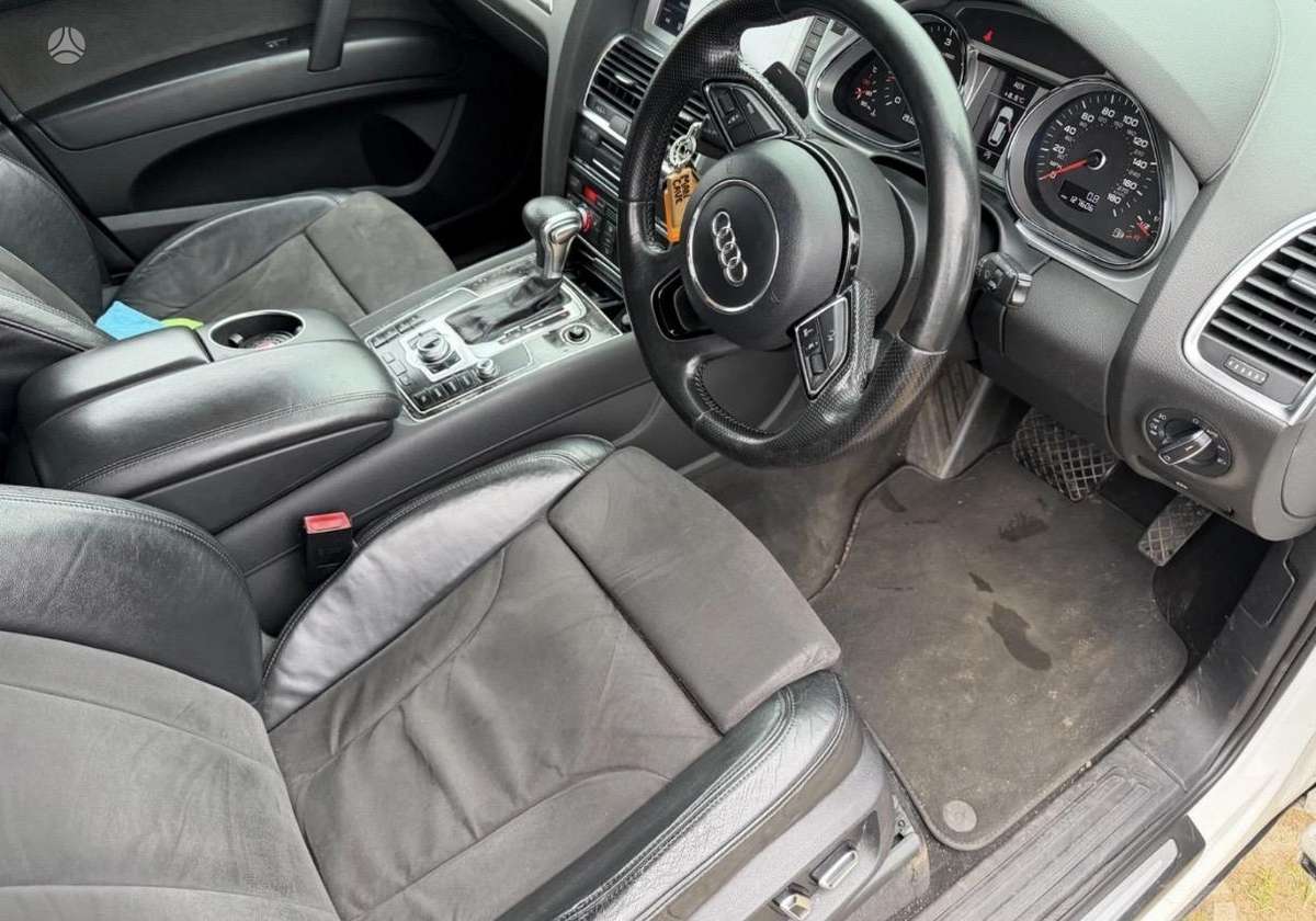 Audi Q7, 3.0 l., off-road / crossover