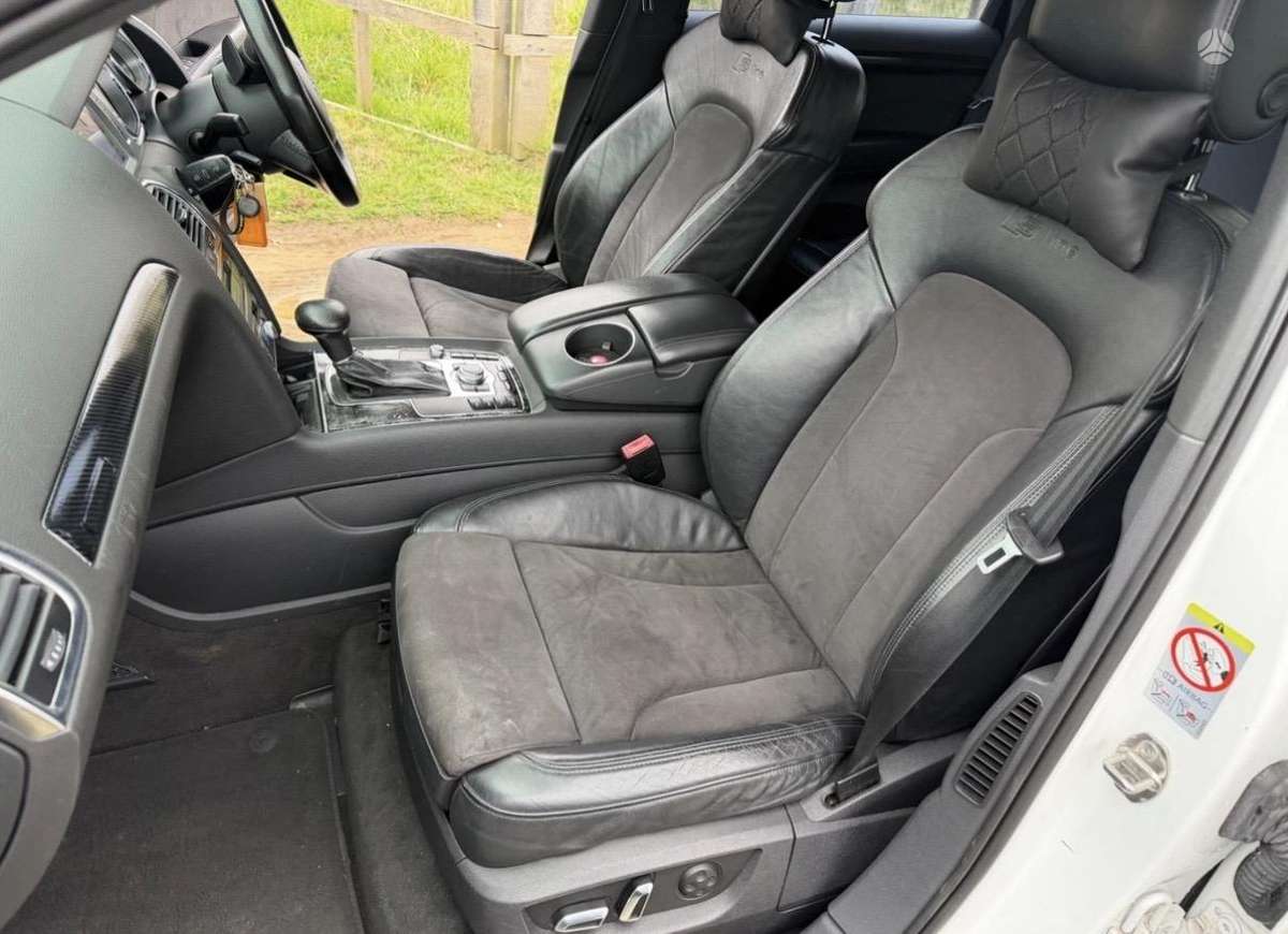 Audi Q7, 3.0 l., off-road / crossover