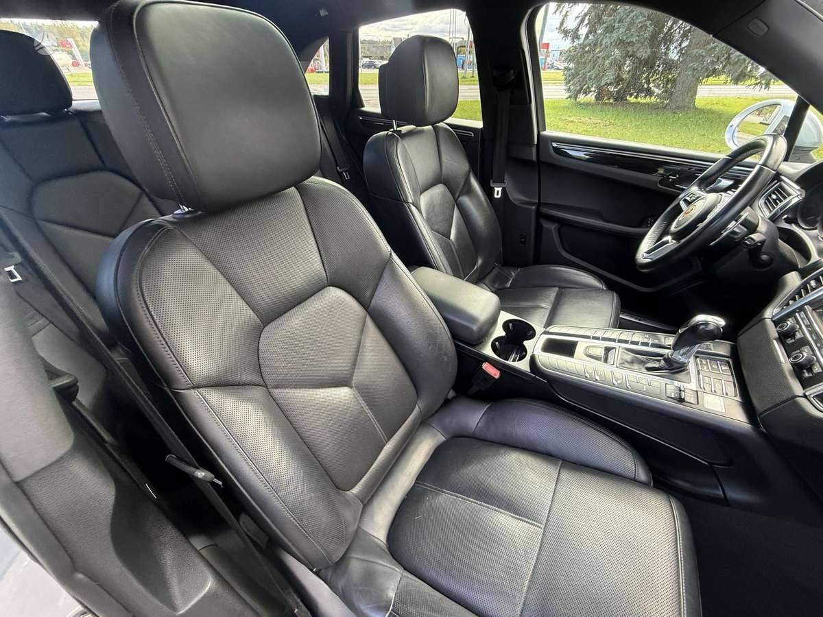 Porsche Macan, 3.0 l., off-road / crossover