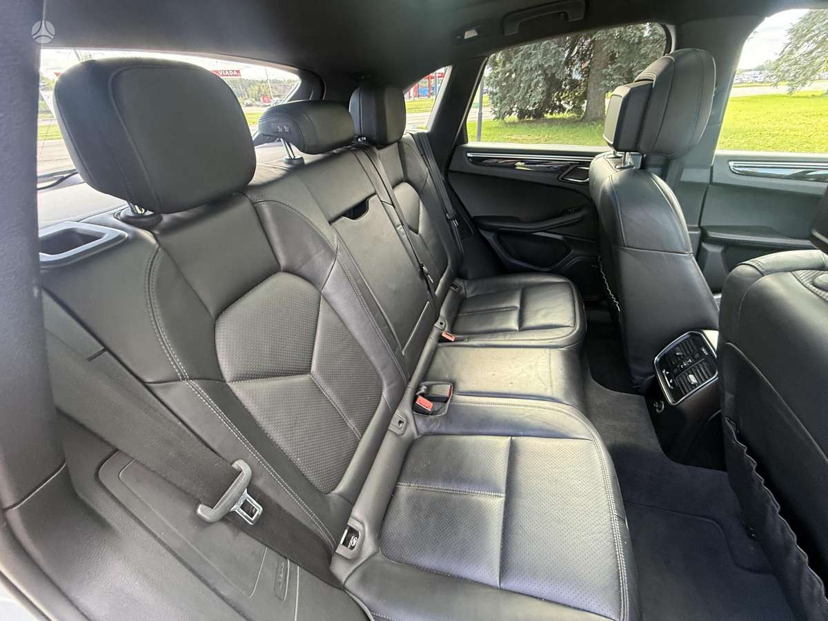 Porsche Macan, 3.0 l., off-road / crossover