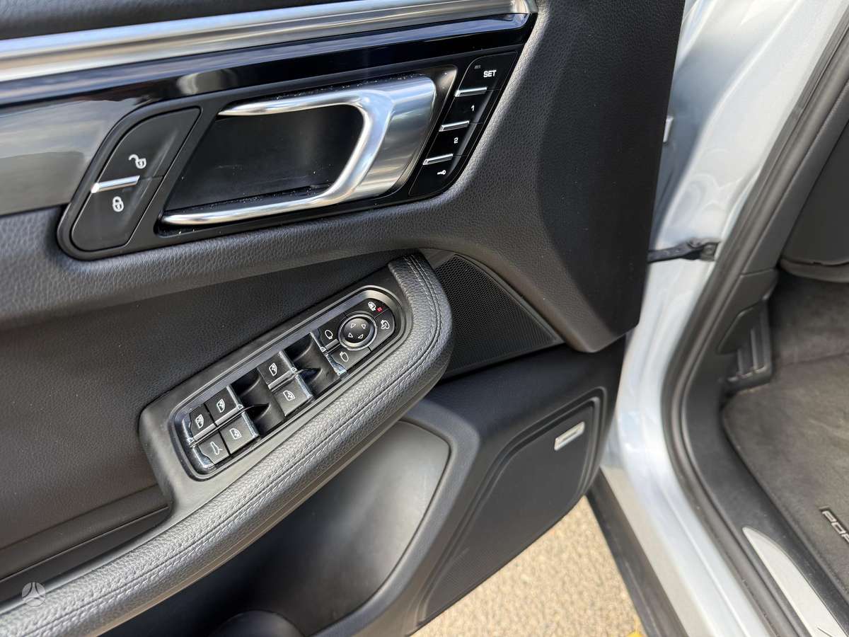 Porsche Macan, 3.0 l., off-road / crossover