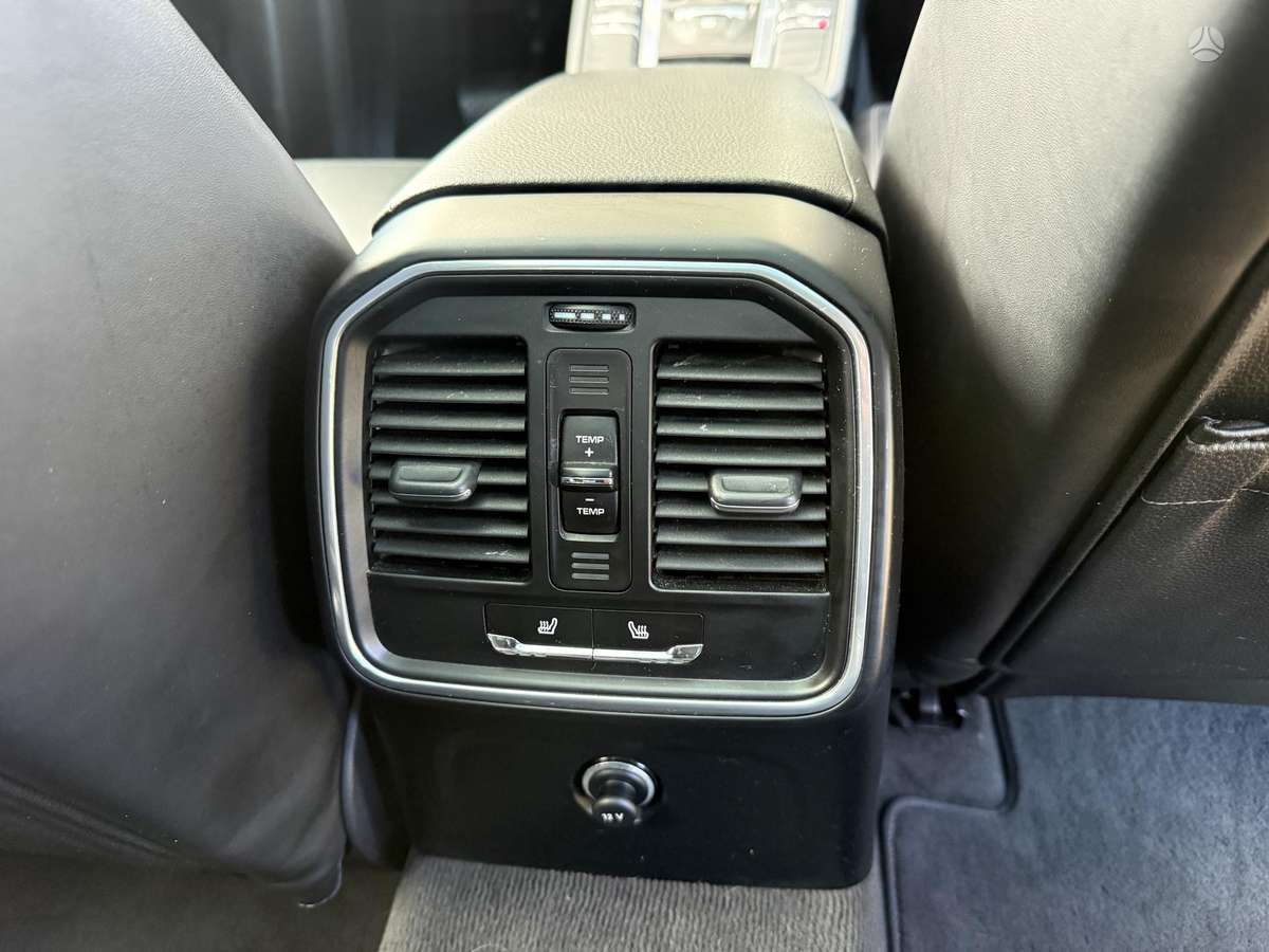 Porsche Macan, 3.0 l., off-road / crossover