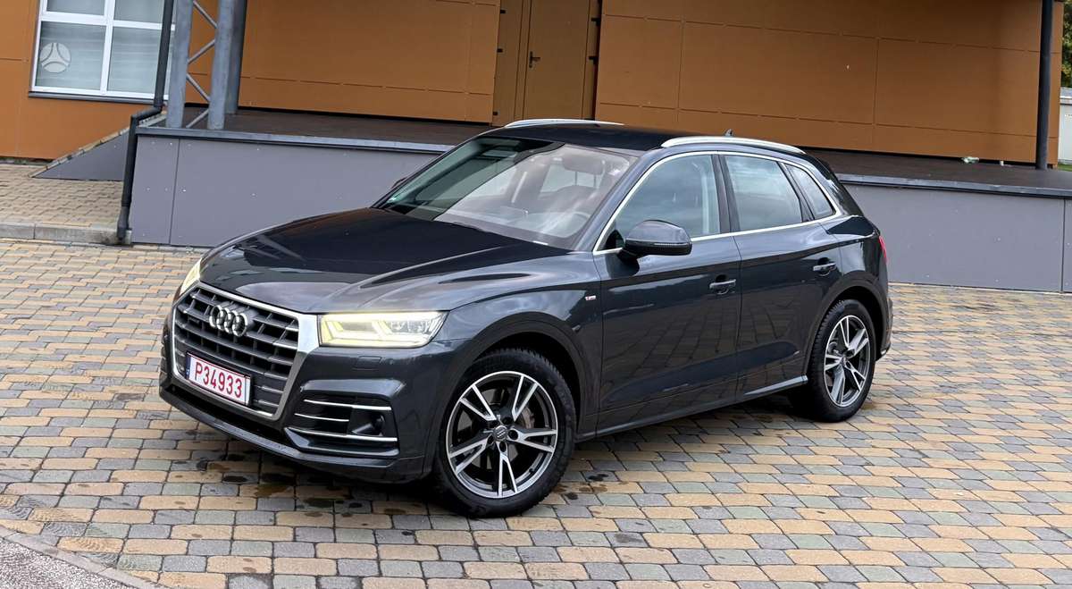 Audi Q5, 2.0 l., off-road / crossover
